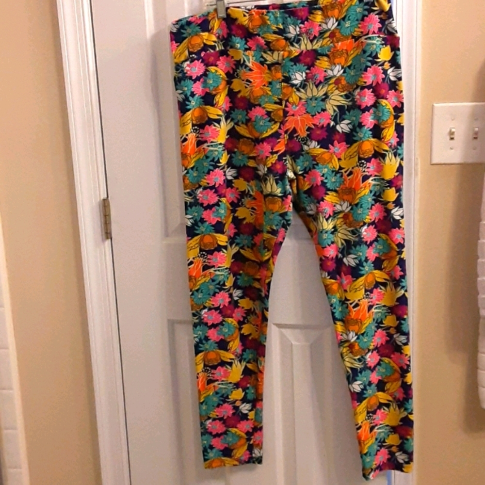 Lularoe floral print leggings